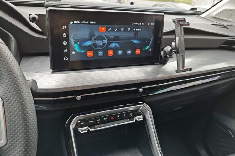 Used Wuling Asta 2022 2.0L DHT Electric-Speed Version Audio And AC Panel