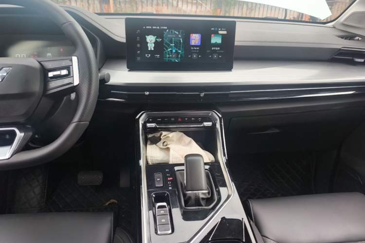 Used Wuling Asta 2022 2.0L DHT Electric-Speed Version Audio And AC Panel