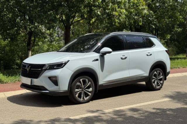 Used Wuling Asta 2022 2.0L DHT Electric-Speed Version