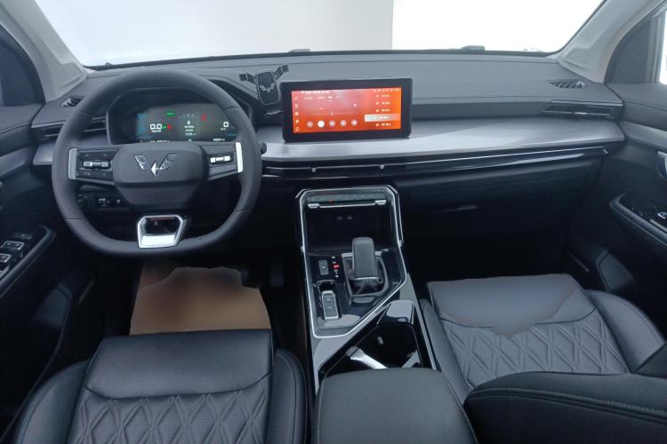 Used Wuling Asta 2022 2.0L DHT Electric-Speed Version Center Console