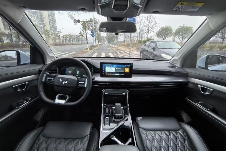 Used Wuling Asta 2022 2.0L DHT Electric-Speed Version Center Console