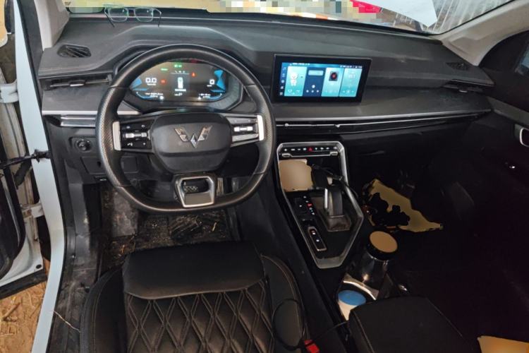 Used Wuling Asta 2022 2.0L DHT Electric-Speed Version Center Console