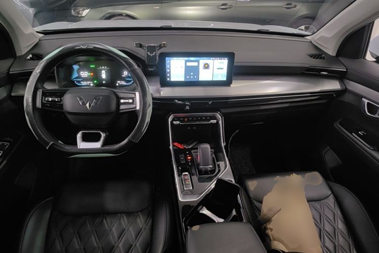 Used Wuling Asta 2022 2.0L DHT Electric-Speed Version Center Console