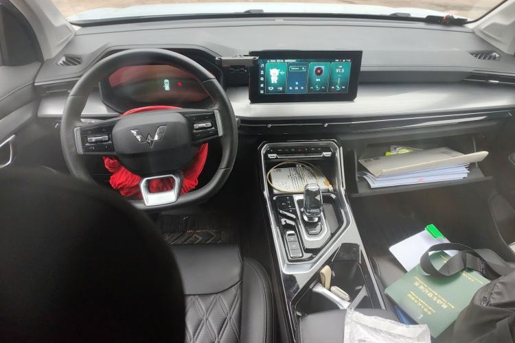 Used Wuling Asta 2022 2.0L DHT Electric-Speed Version Center Console