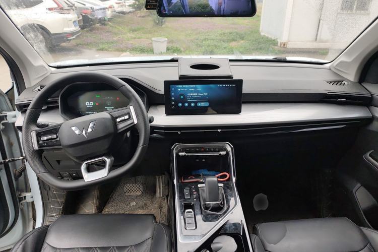 Used Wuling Asta 2022 2.0L DHT Electric-Speed Version Center Console