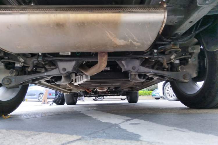 Used Wuling Asta 2022 2.0L DHT Electric-Speed Version Chassis Rear