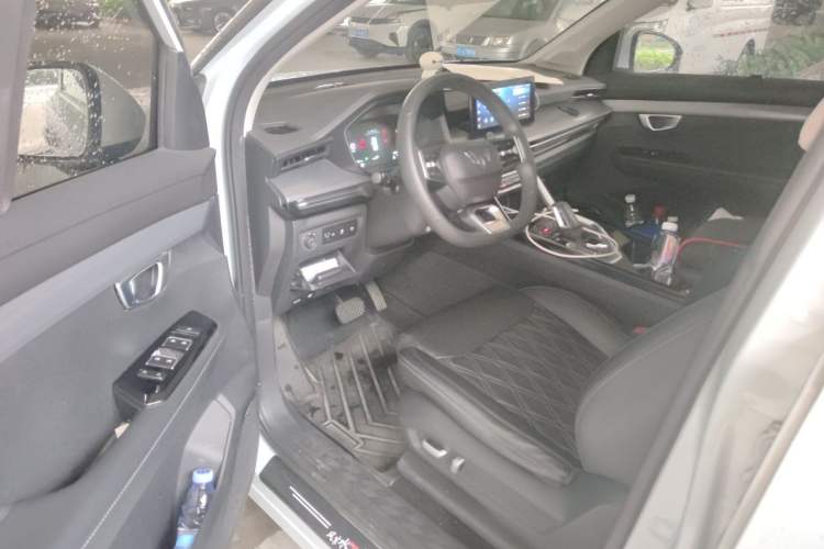 Used Wuling Asta 2022 2.0L DHT Electric-Speed Version Driver Seat