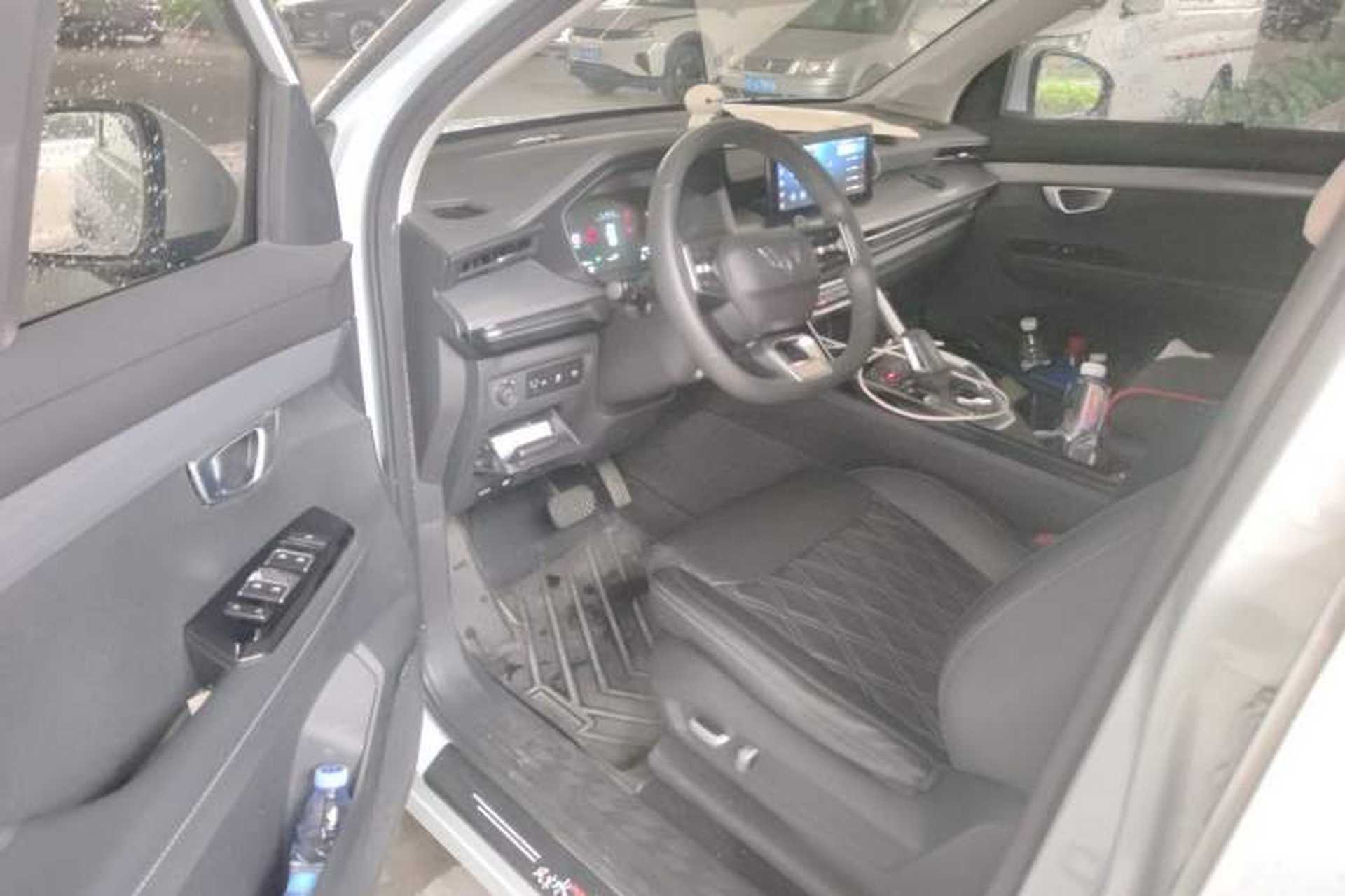 Used Wuling Asta 2022 2.0L DHT Electric-Speed Version Driver Seat