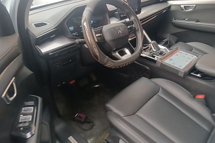 Used Wuling Asta 2022 2.0L DHT Electric Power Version Driver Seat