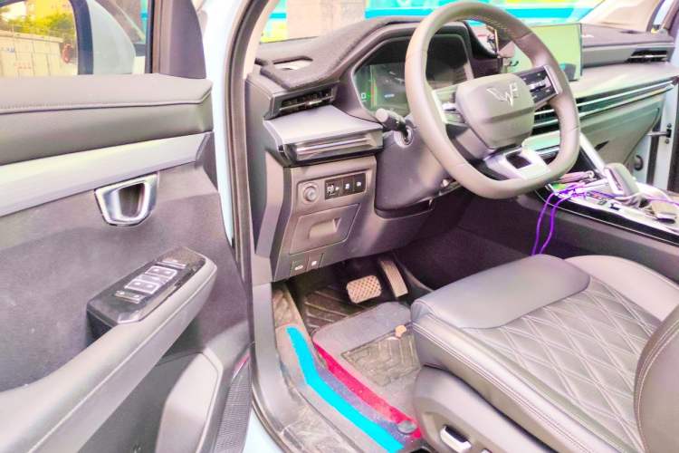 Used Wuling Asta 2022 2.0L DHT Electric-Speed Version Driver Seat