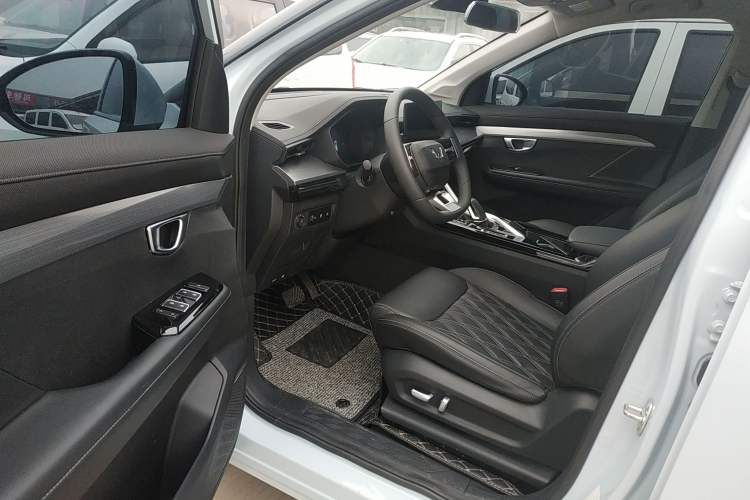 Used Wuling Asta 2022 2.0L DHT Electric-Speed Version Driver Seat