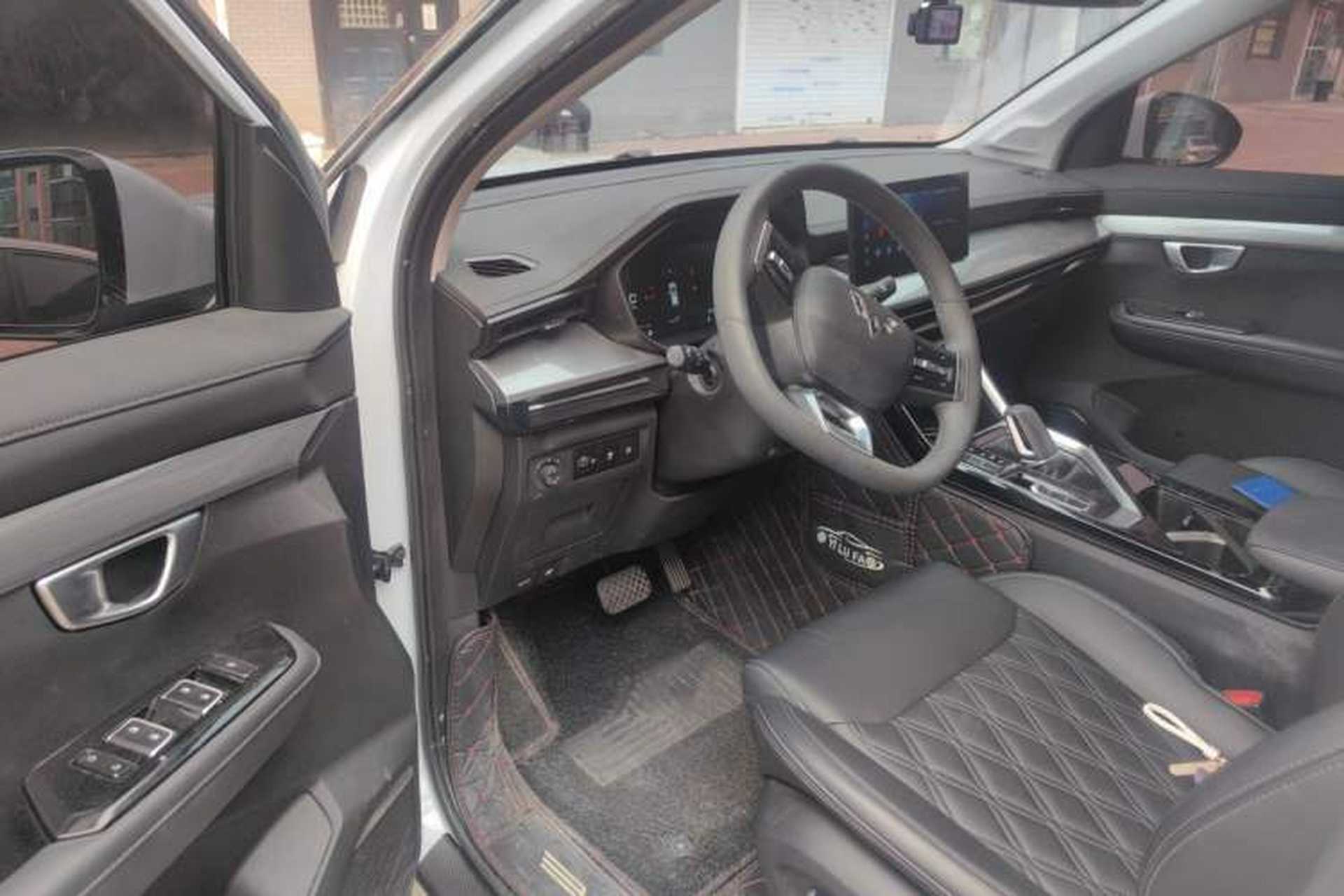 Used Wuling Asta 2022 2.0L DHT Electric-Speed Version Driver Seat