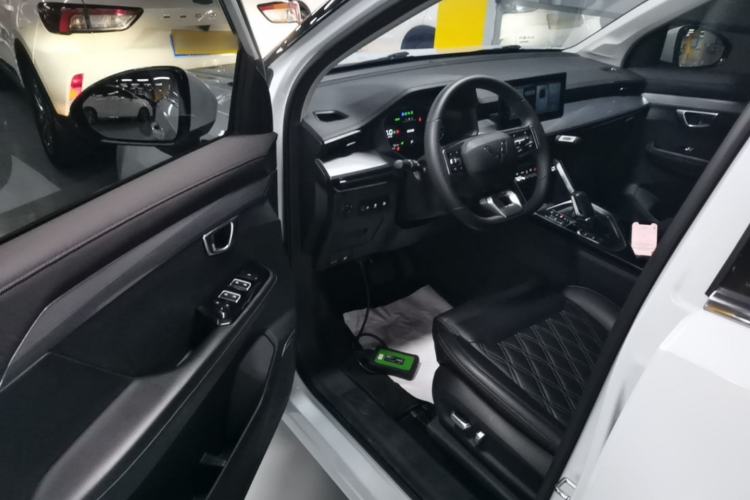 Used Wuling Asta 2022 2.0L DHT Electric-Speed Version Driver Seat
