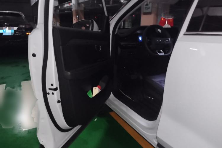 Used Wuling Asta 2022 2.0L DHT Electric-Speed Version Driver Seat