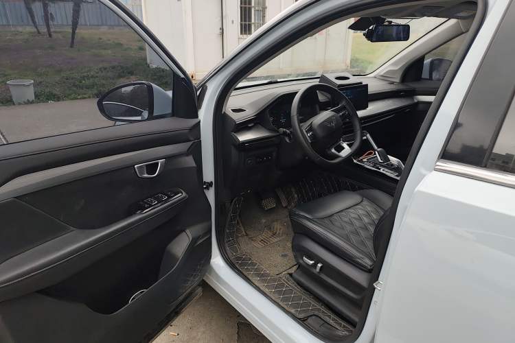 Used Wuling Asta 2022 2.0L DHT Electric-Speed Version Driver Seat
