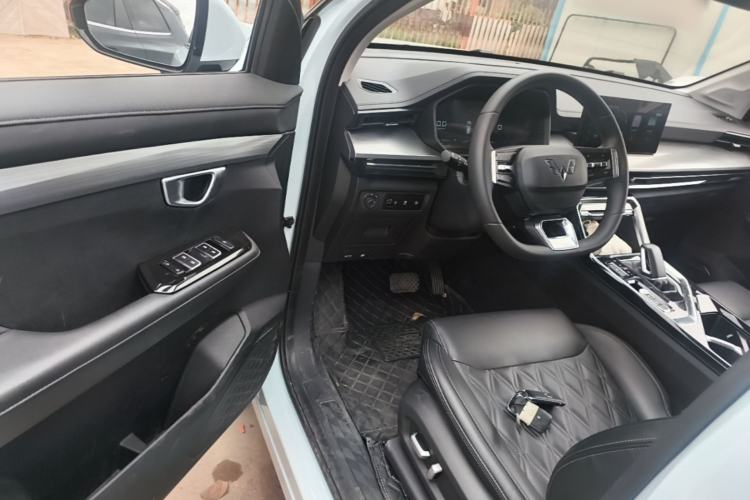 Used Wuling Asta 2022 2.0L DHT Electric-Speed Version Driver Seat