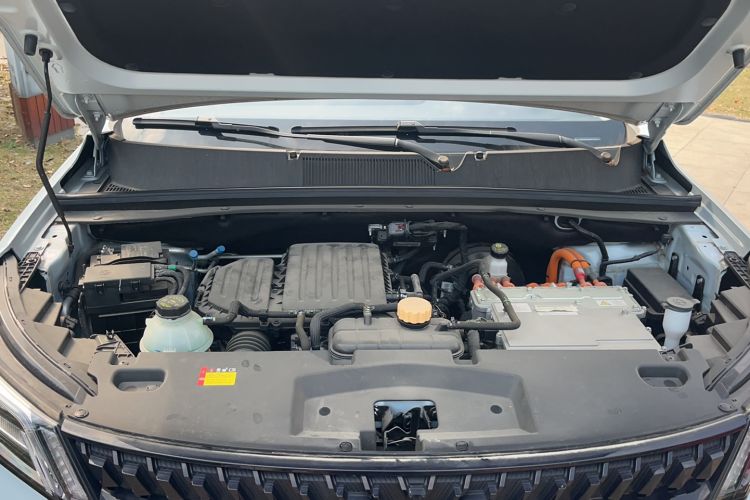 Used Wuling Asta 2022 2.0L DHT Electric-Speed Version Engine Bay