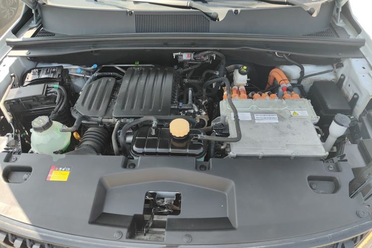 Used Wuling Asta 2022 2.0L DHT Electric-Speed Version Engine Bay
