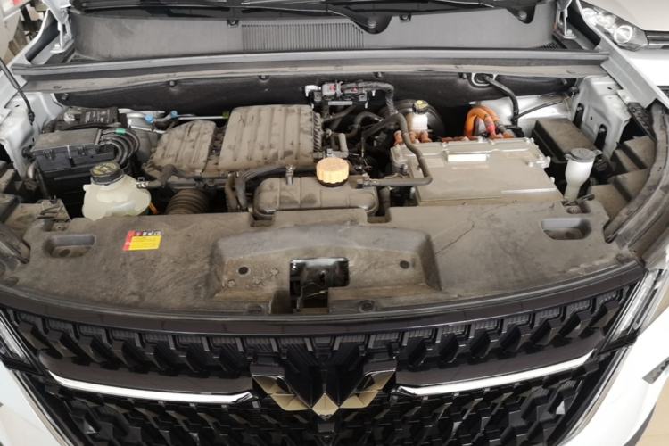 Used Wuling Asta 2022 2.0L DHT Electric-Speed Version Engine Bay