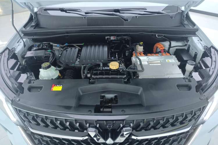 Used Wuling Asta 2022 2.0L DHT Electric-Speed Version Engine Bay