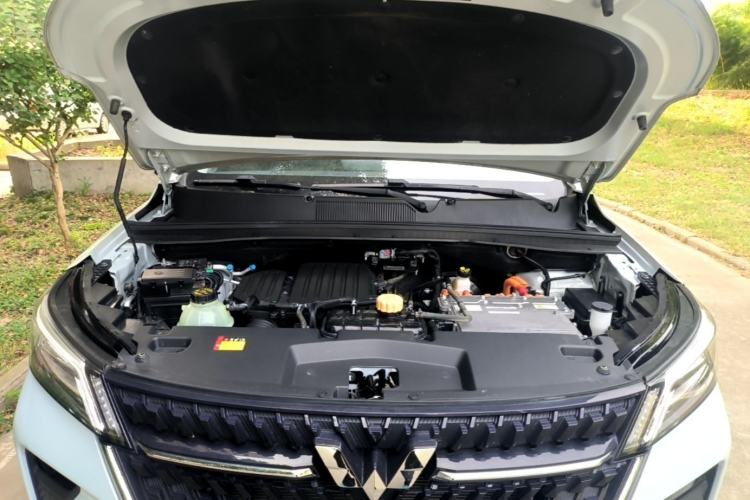 Used Wuling Asta 2022 2.0L DHT Electric-Speed Version Engine Bay