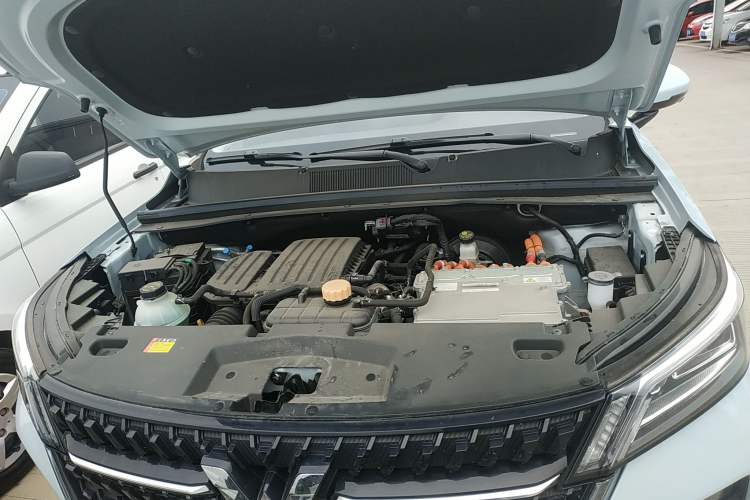 Used Wuling Asta 2022 2.0L DHT Electric-Speed Version Engine Bay