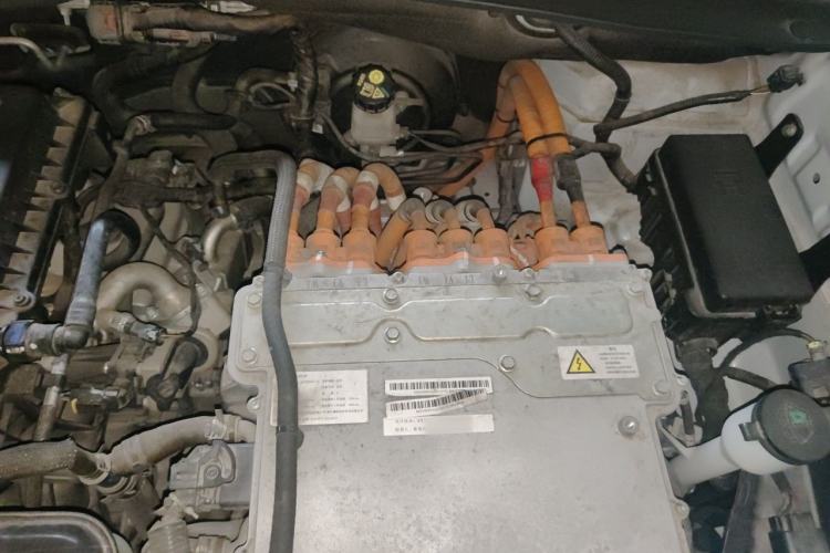 Used Wuling Asta 2022 2.0L DHT Electric-Speed Version Engine Bay Left