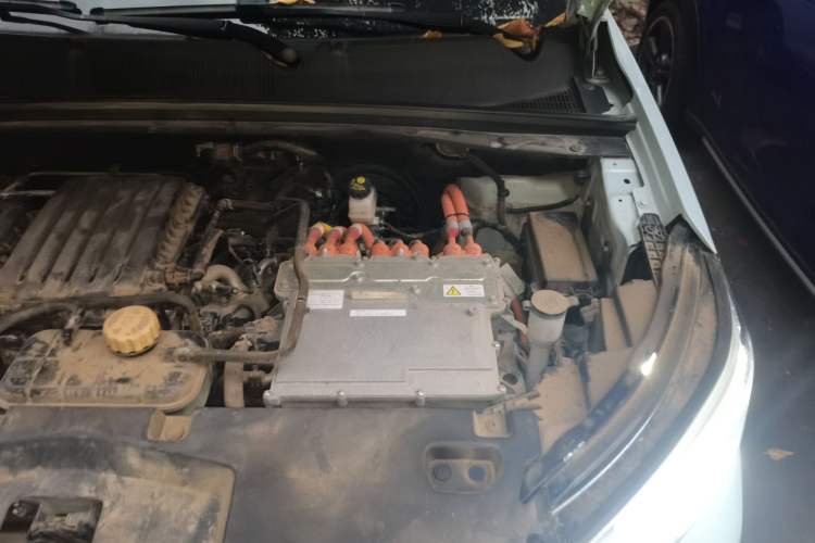 Used Wuling Asta 2022 2.0L DHT Electric-Speed Version Engine Bay Left
