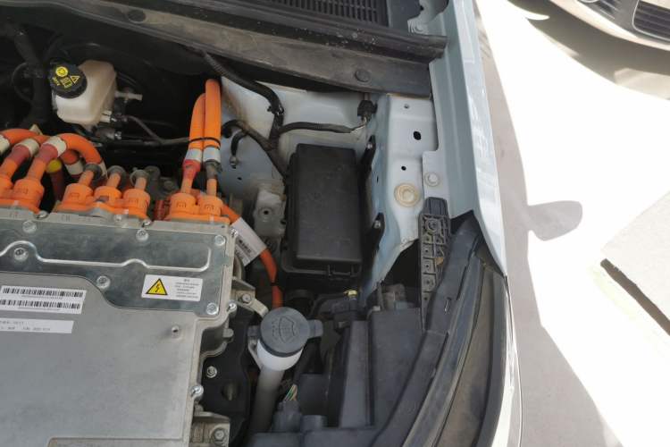 Used Wuling Asta 2022 2.0L DHT Electric-Speed Version Engine Bay Left