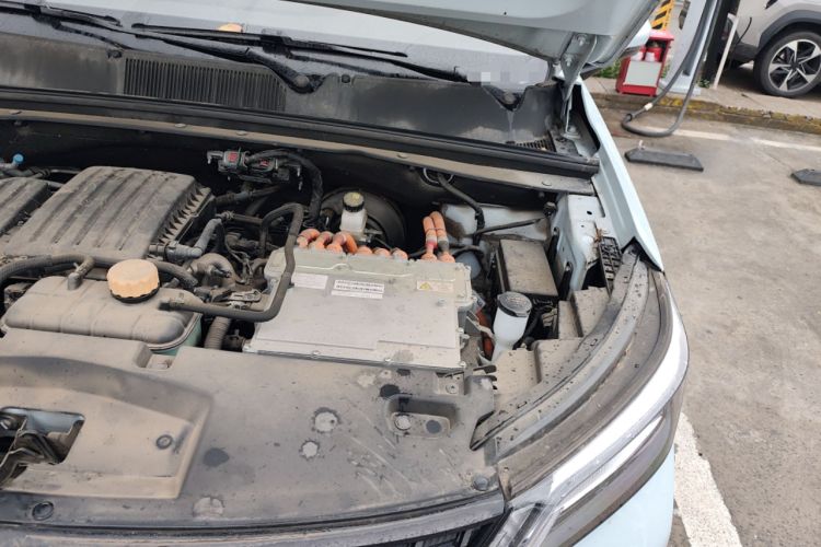 Used Wuling Asta 2022 2.0L DHT Electric-Speed Version Engine Bay Left