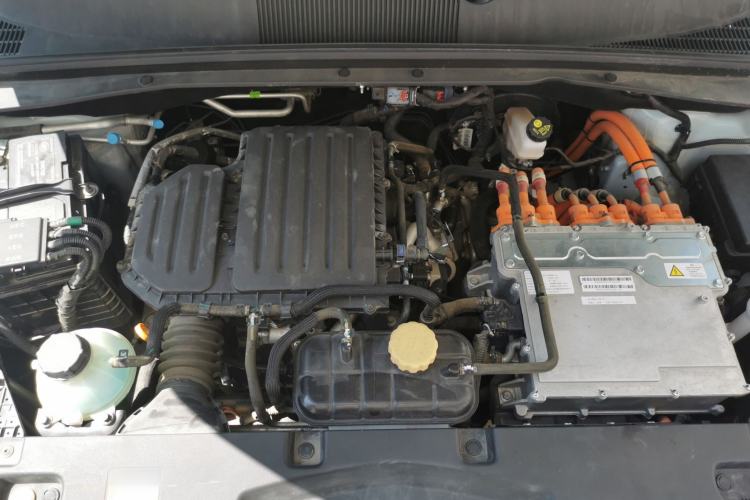 Used Wuling Asta 2022 2.0L DHT Electric-Speed Version Engine Bay
