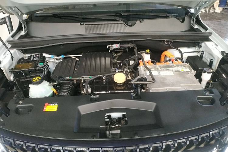Used Wuling Asta 2022 2.0L DHT Electric-Speed Version Engine Bay