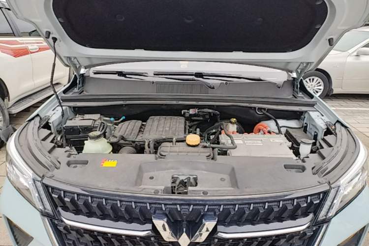 Used Wuling Asta 2022 2.0L DHT Electric-Speed Version Engine Bay