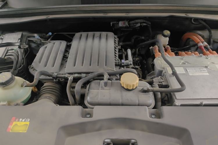 Used Wuling Asta 2022 2.0L DHT Electric-Speed Version Engine Bay