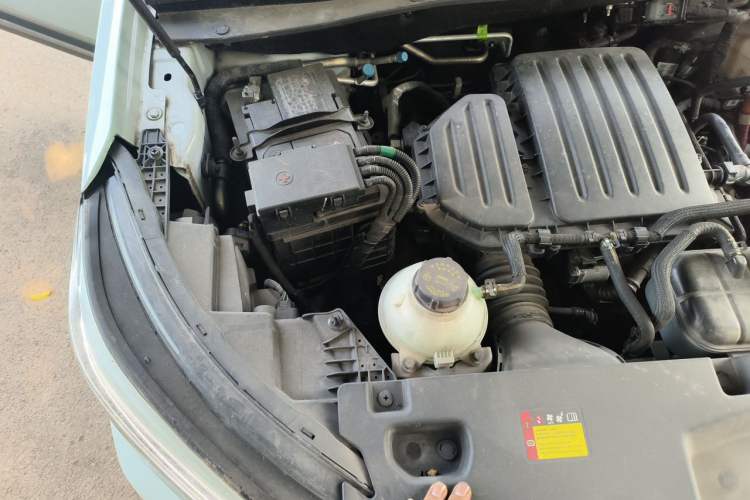 Used Wuling Asta 2022 2.0L DHT Electric-Speed Version Engine Bay Right