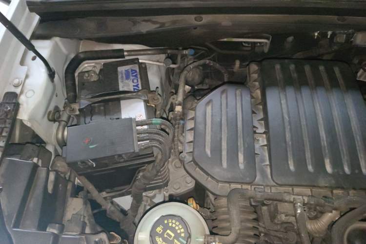 Used Wuling Asta 2022 2.0L DHT Electric-Speed Version Engine Bay Right