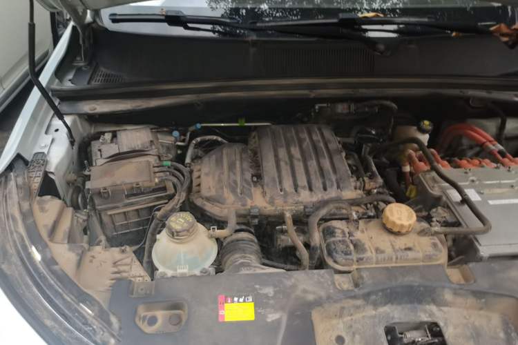 Used Wuling Asta 2022 2.0L DHT Electric-Speed Version Engine Bay Right