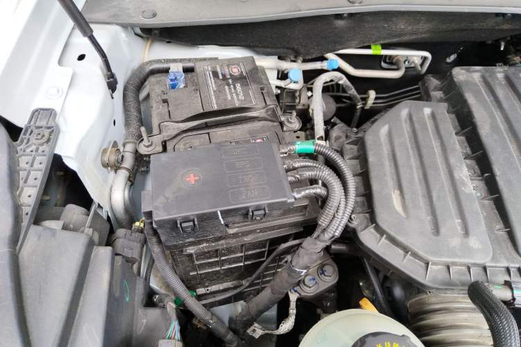 Used Wuling Asta 2022 2.0L DHT Electric-Speed Version Engine Bay Right