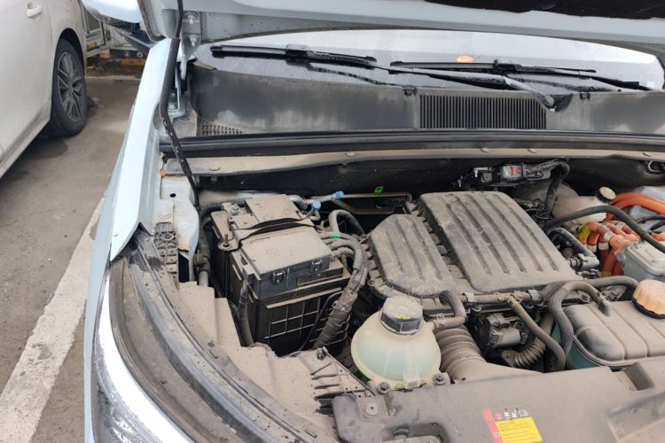 Used Wuling Asta 2022 2.0L DHT Electric-Speed Version Engine Bay Right