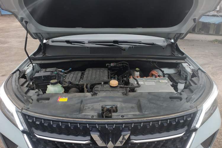Used Wuling Asta 2022 2.0L DHT Electric-Speed Version Engine Bay