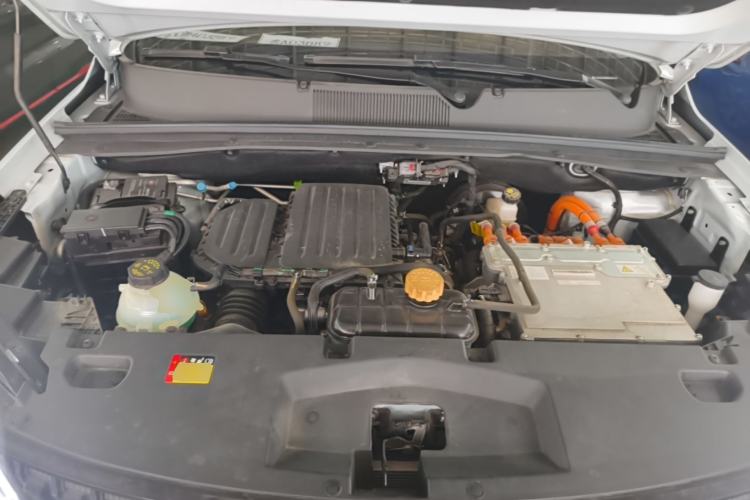 Used Wuling Asta 2022 2.0L DHT Electric-Speed Version Engine Bay