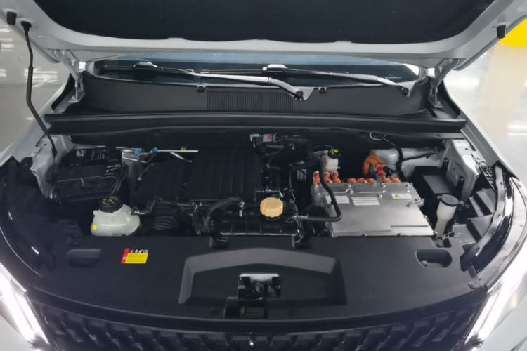 Used Wuling Asta 2022 2.0L DHT Electric-Speed Version Engine Bay