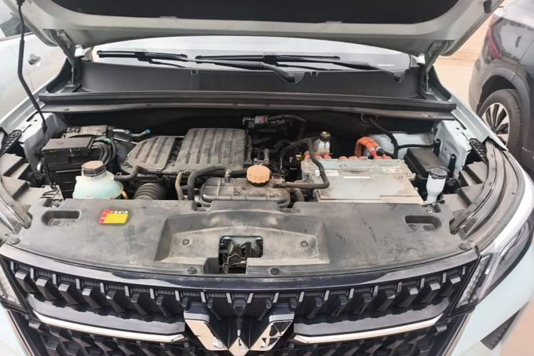 Used Wuling Asta 2022 2.0L DHT Electric-Speed Version Engine Bay