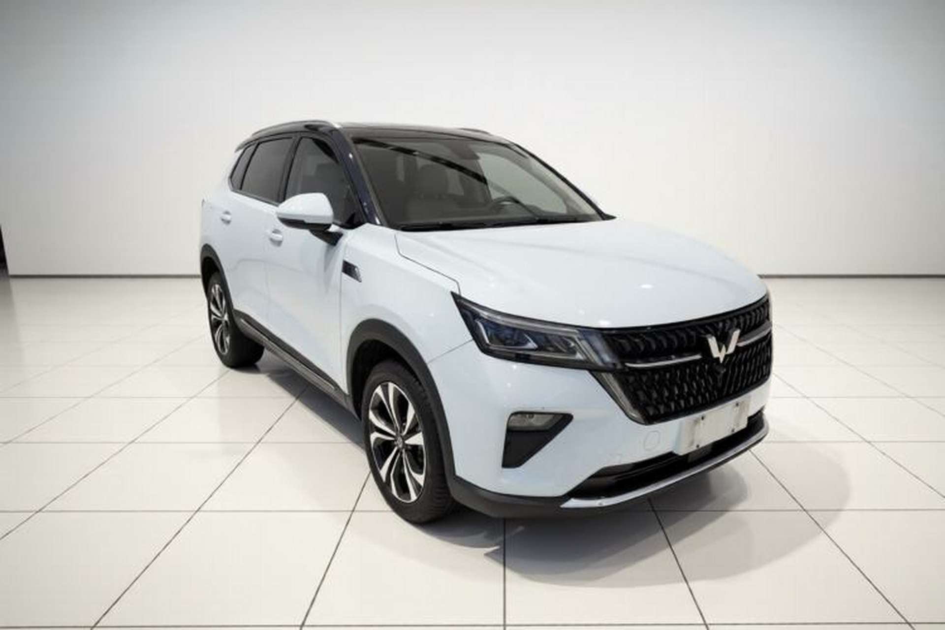 Used Wuling Asta 2022 2.0L DHT Electric-Speed Version Exterior 1