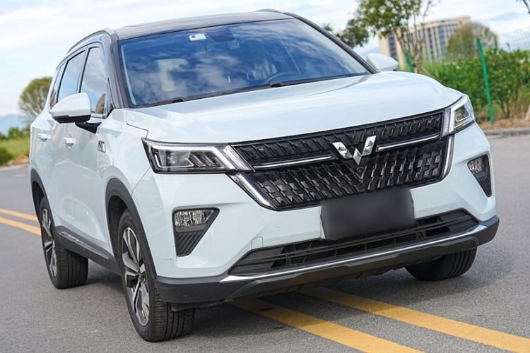 Used Wuling Asta 2022 2.0L DHT Electric-Speed Version Exterior 12