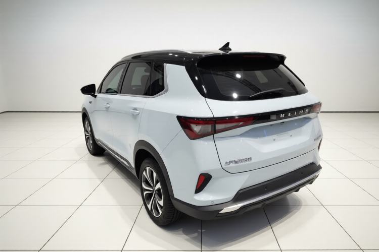 Used Wuling Asta 2022 2.0L DHT Electric-Speed Version Exterior 2