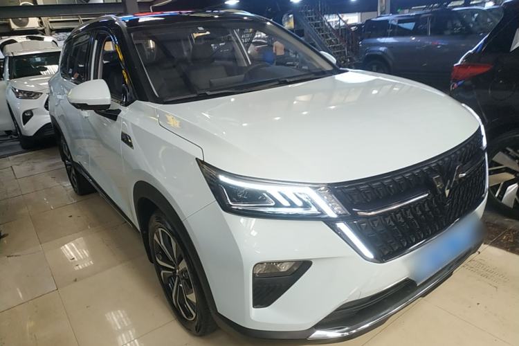 Used Wuling Asta 2022 2.0L DHT Electric-Speed Version Exterior 2