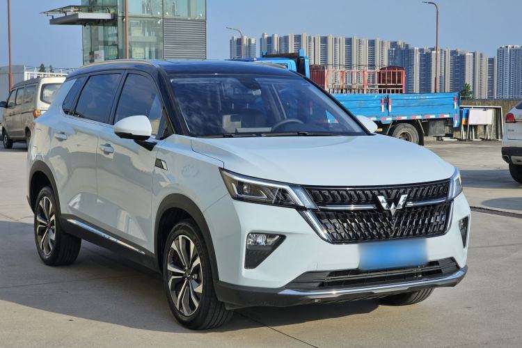 Used Wuling Asta 2022 2.0L DHT Electric-Speed Version Exterior 2