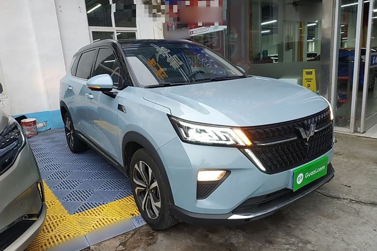 Used Wuling Asta 2022 2.0L DHT Electric-Speed Version Exterior 2