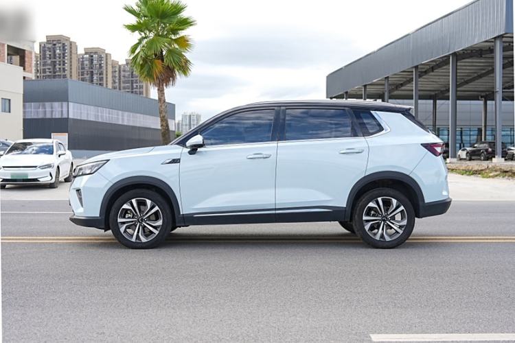 Used Wuling Asta 2022 2.0L DHT Electric-Speed Version Exterior 3
